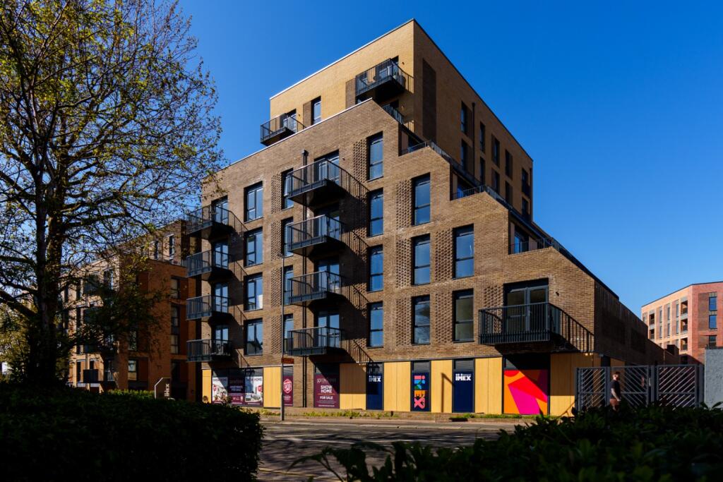 Main image of property: Gradino Apartments, 119 Davigdor Road, Hove, East Sussex, BN3