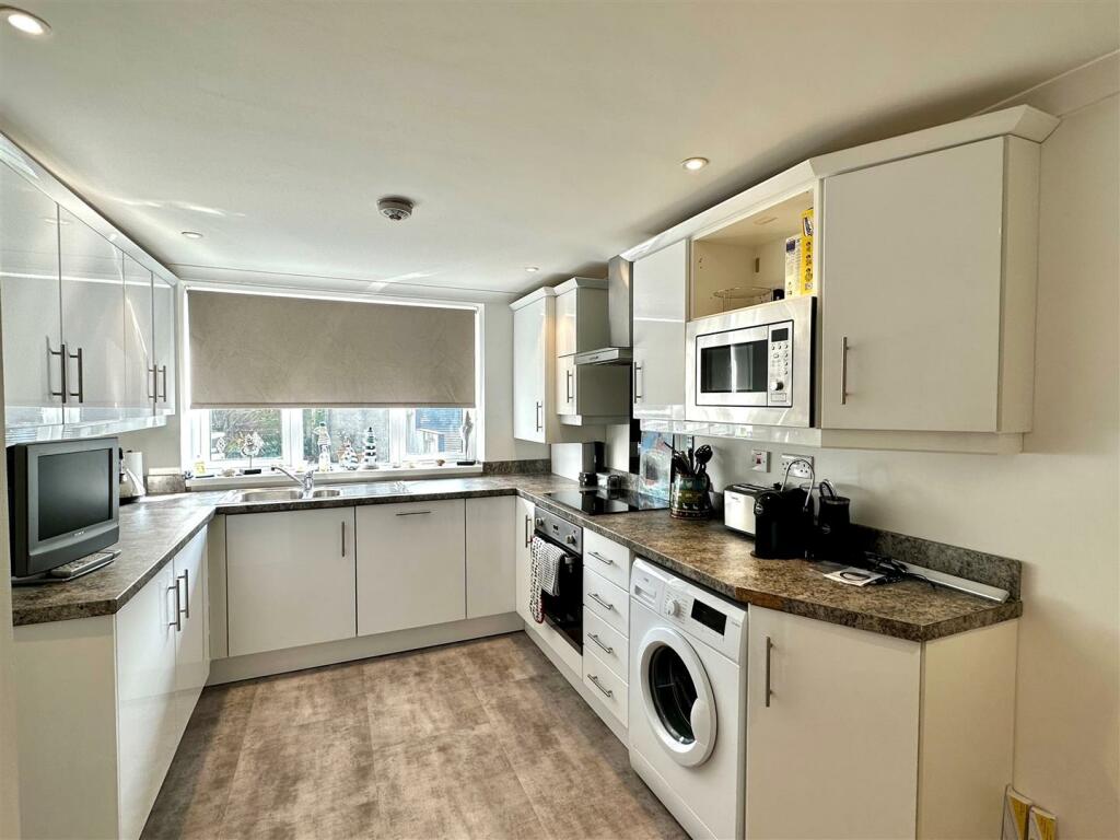 Additional property image - Rivermouth Court, Main Road, Ogmore-by-Sea, CF32 0PD