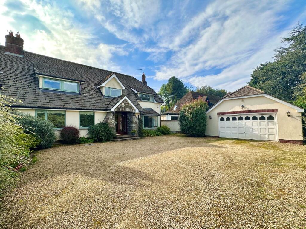 4 bedroom semidetached house for sale in The Chimneys, Merthyr Mawr