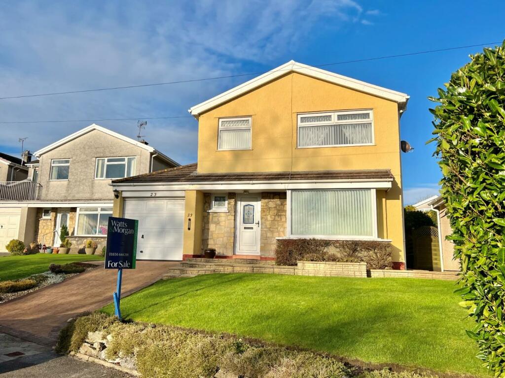 3 bedroom detached house for sale in HeolYGroes, Litchard, Bridgend