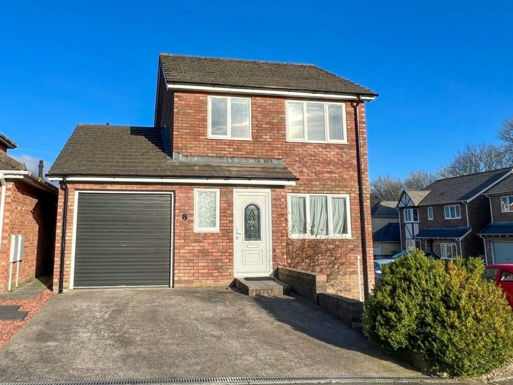3 bedroom detached house for sale in Gull Hollow, Broadlands, Bridgend