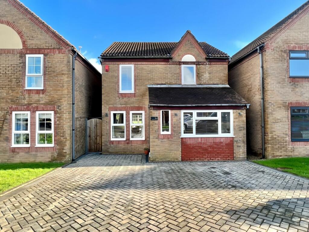 3 bedroom detached house for sale in Tythegston Close, Nottage