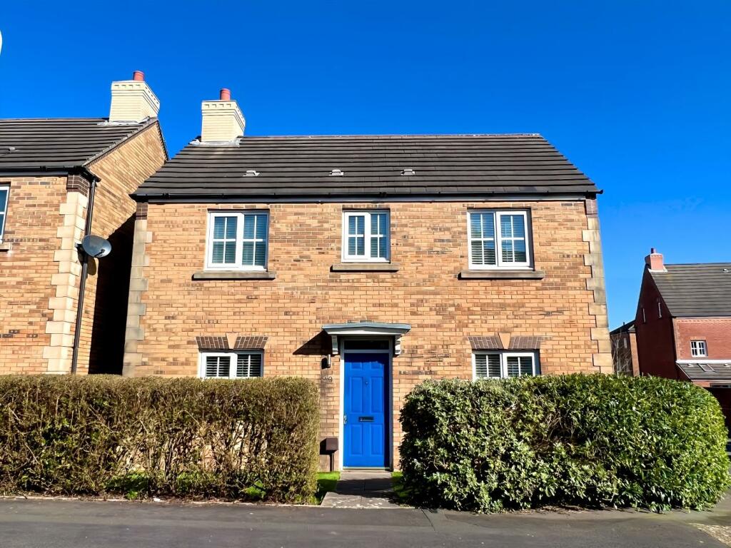 3 bedroom detached house for sale in Cae Llwydcoed, Broadlands
