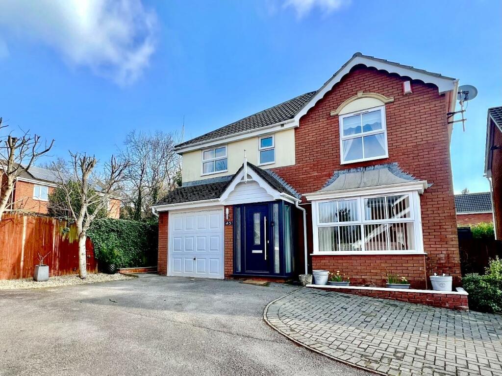 4 bedroom detached house for sale in Nant Y Wennol, Broadlands