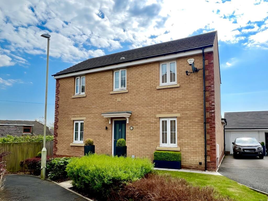 4 bedroom detached house for sale in Maes Y Piod, Broadlands, Bridgend