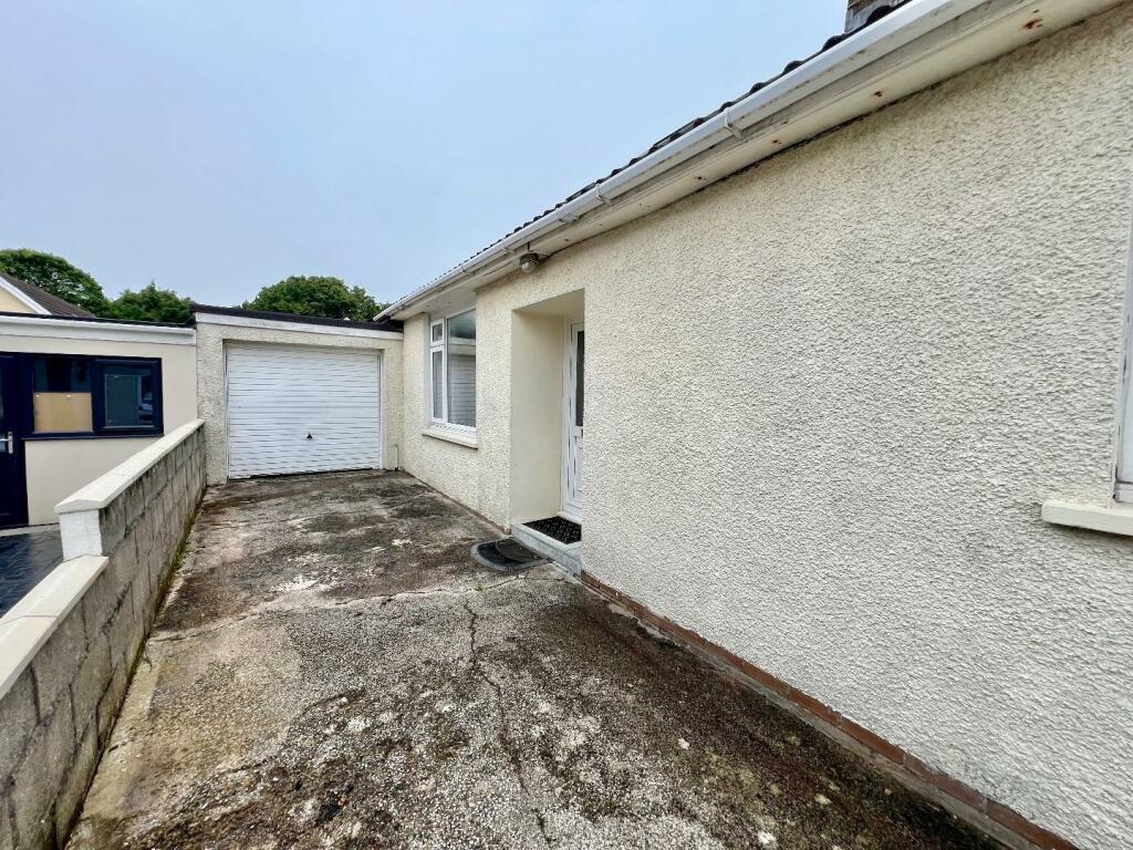 Additional property image - Hazel Close, Porthcawl, Bridgend County Borough, CF36 5RG