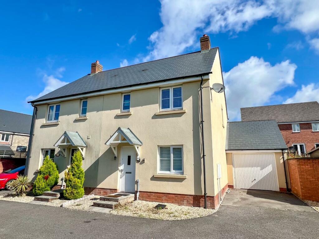 3 bedroom semidetached house for sale in Maes Meillion, Coity