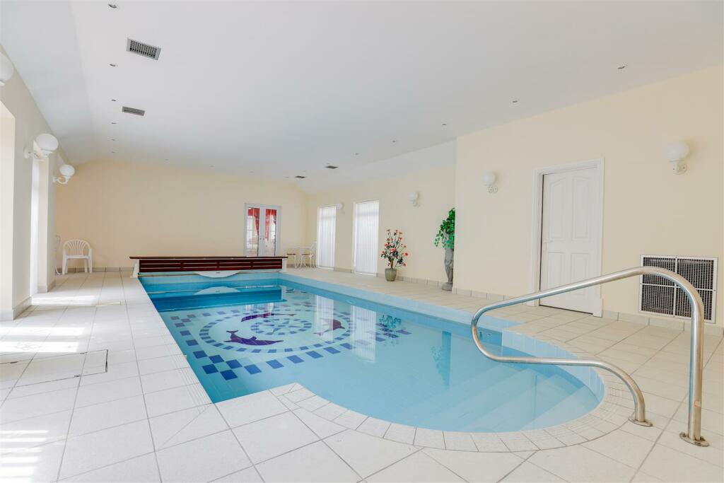 Additional property image - West Drive, Porthcawl, Bridgend County Borough, CF36 3HS