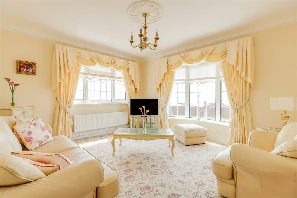 Additional property image - West Drive, Porthcawl, Bridgend County Borough, CF36 3HS