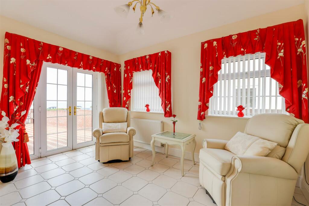 Additional property image - West Drive, Porthcawl, Bridgend County Borough, CF36 3HS
