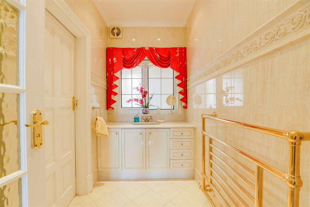 Additional property image - West Drive, Porthcawl, Bridgend County Borough, CF36 3HS