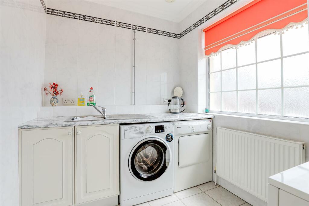 Additional property image - West Drive, Porthcawl, Bridgend County Borough, CF36 3HS