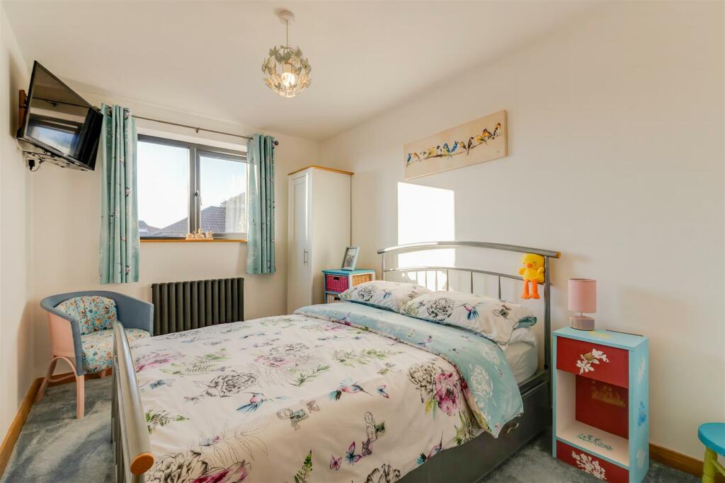 Additional property image - Cypress Gardens, Porthcawl, Bridgend County Borough, CF36 5BZ
