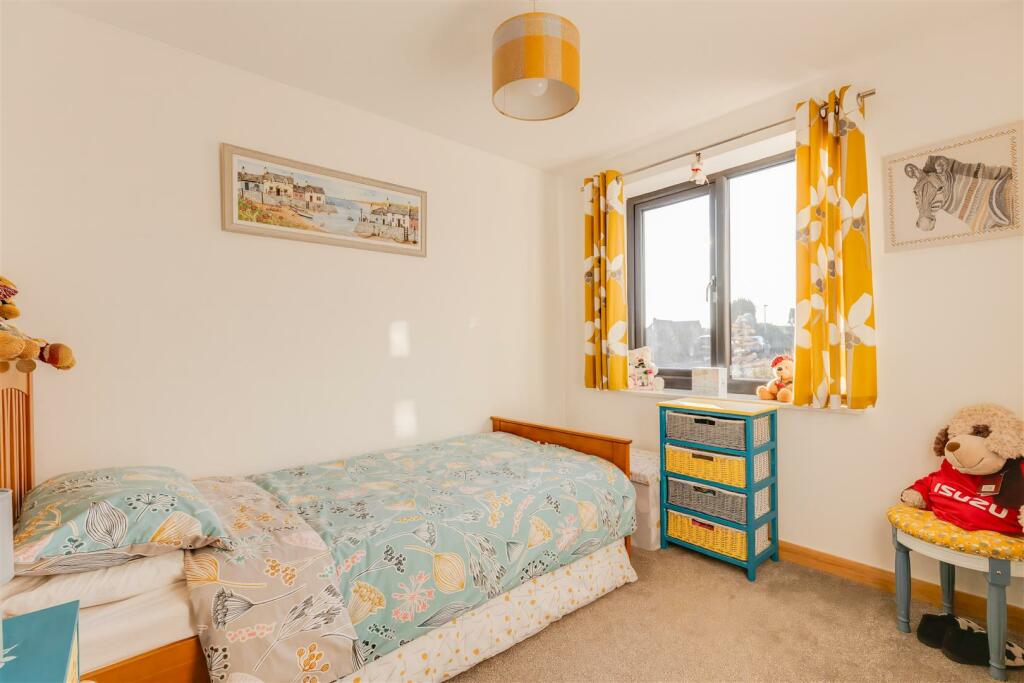 Additional property image - Cypress Gardens, Porthcawl, Bridgend County Borough, CF36 5BZ