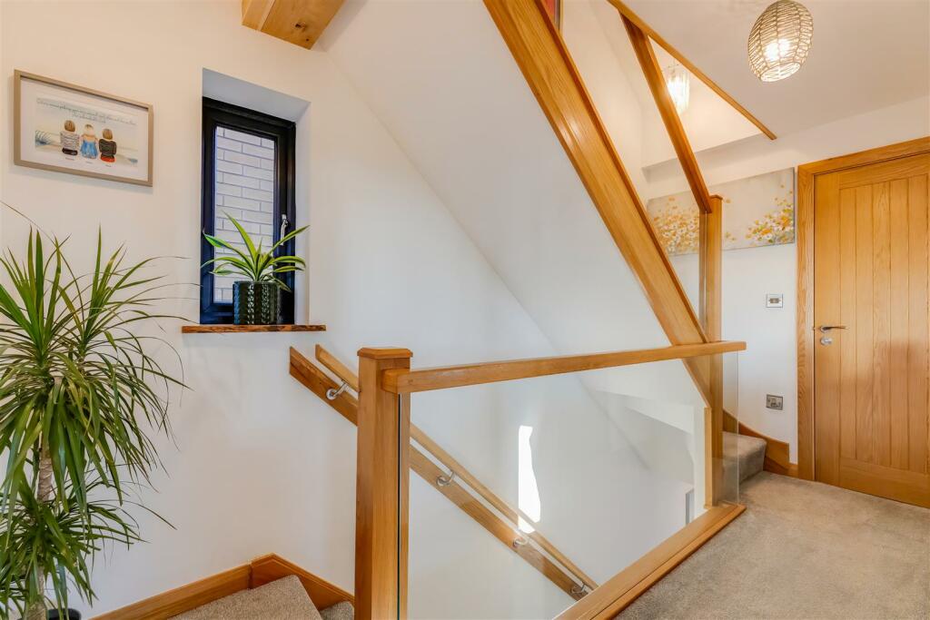 Additional property image - Cypress Gardens, Porthcawl, Bridgend County Borough, CF36 5BZ