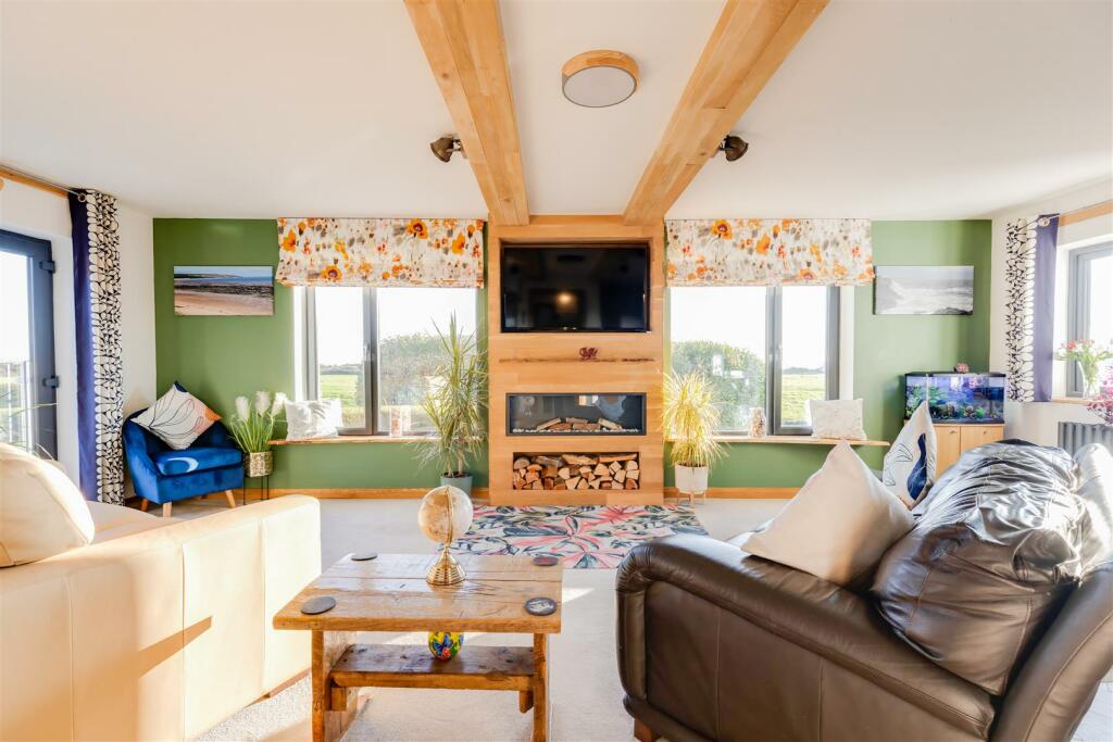 Additional property image - Cypress Gardens, Porthcawl, Bridgend County Borough, CF36 5BZ