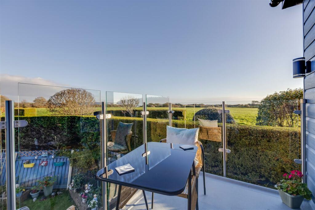 Additional property image - Cypress Gardens, Porthcawl, Bridgend County Borough, CF36 5BZ