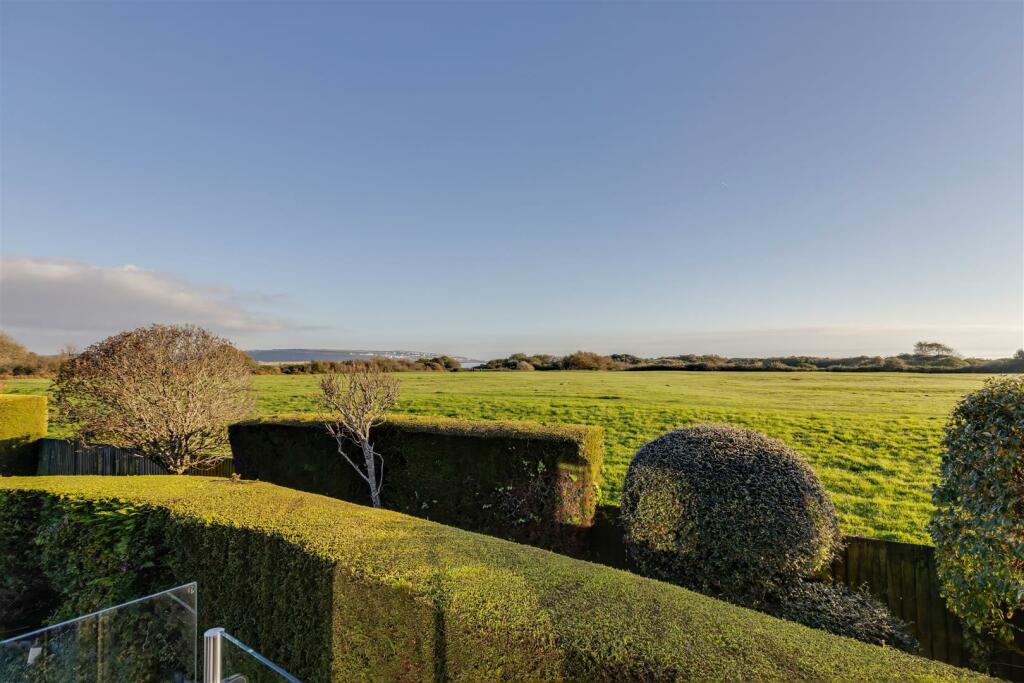 Additional property image - Cypress Gardens, Porthcawl, Bridgend County Borough, CF36 5BZ