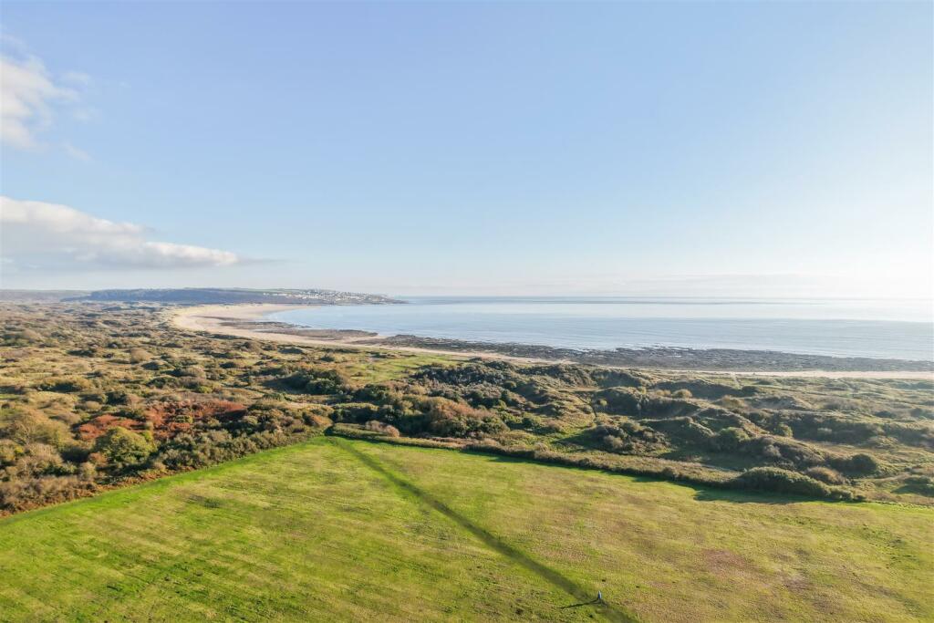 Additional property image - Cypress Gardens, Porthcawl, Bridgend County Borough, CF36 5BZ