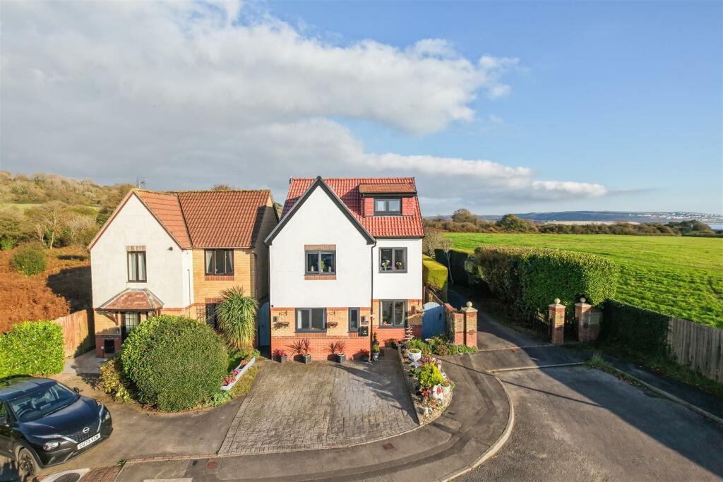 Additional property image - Cypress Gardens, Porthcawl, Bridgend County Borough, CF36 5BZ
