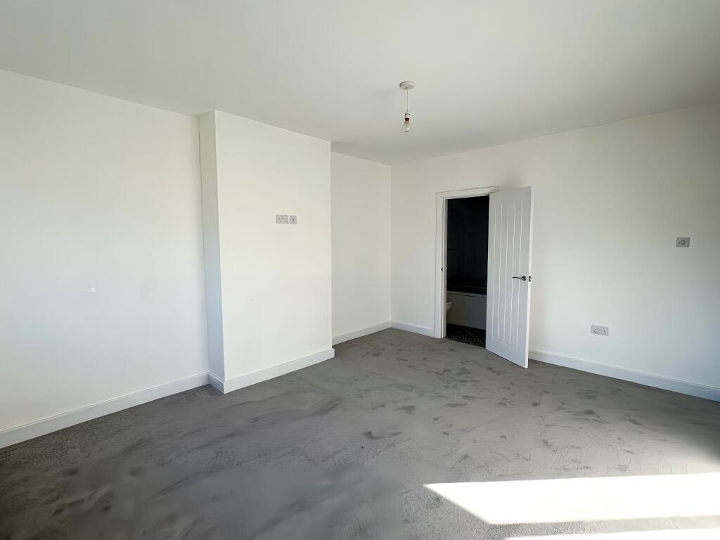Additional property image - Moorlands Road, Bridgend, Bridgend County Borough, CF31 3DR