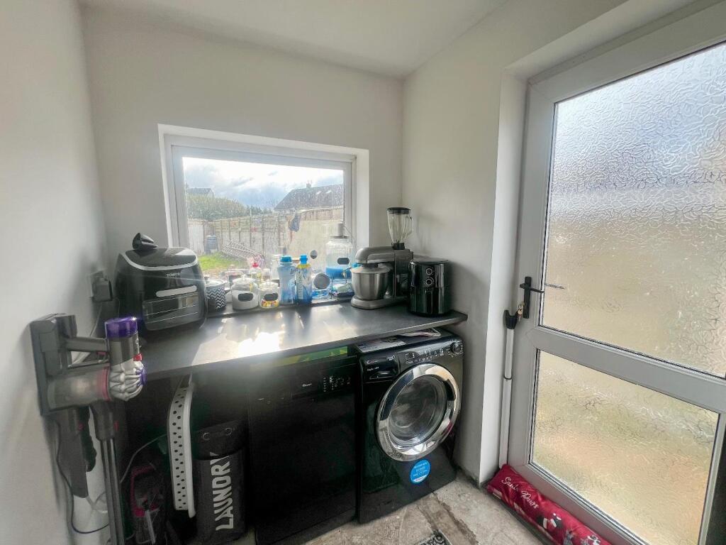 Additional property image - Heol Cae Glas, Sarn, Bridgend County Borough, CF32 9UG