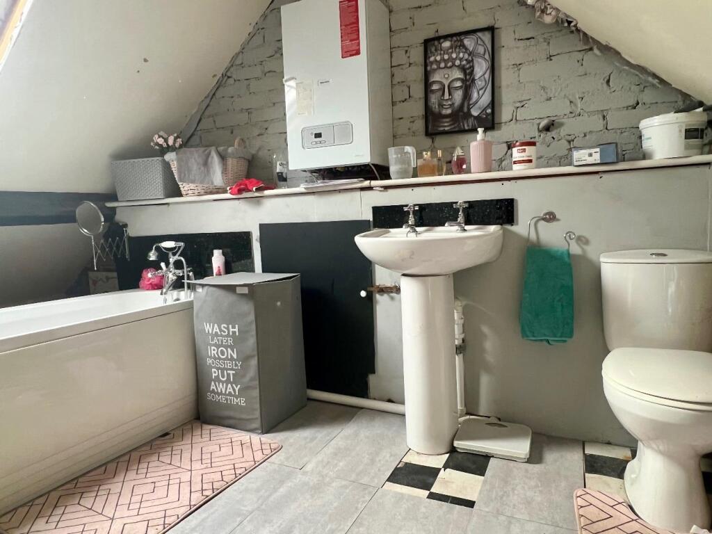 Additional property image - Heol Cae Glas, Sarn, Bridgend County Borough, CF32 9UG