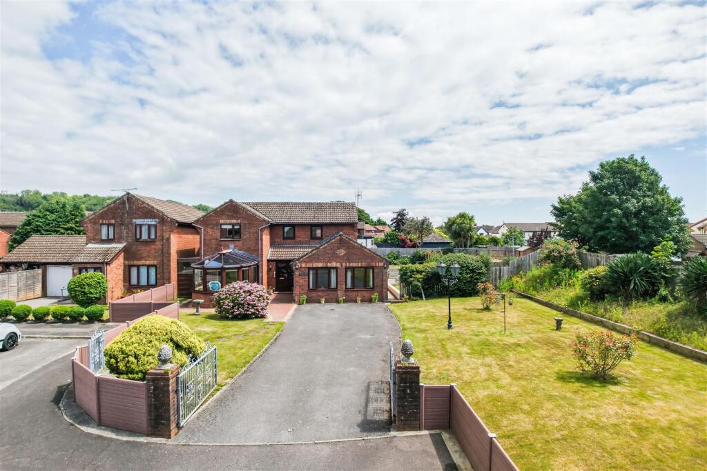 Main image of property: Beech Grove, Porthcawl, Bridgend County Borough, CF36 5DP