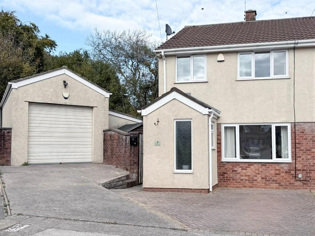 Main image of property: Ffordd Y Dderwen, Bridgend, CF31 4TQ