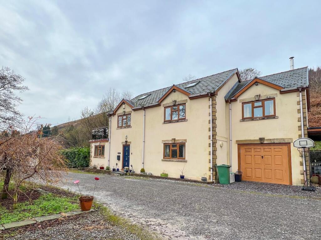 Main image of property: Garreg Road, Pontycymer, Bridgend County Borough, CF32 8EL