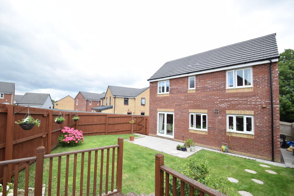 4 bedroom detached house for sale in 18 Rhodfa Cnocell Y Coed