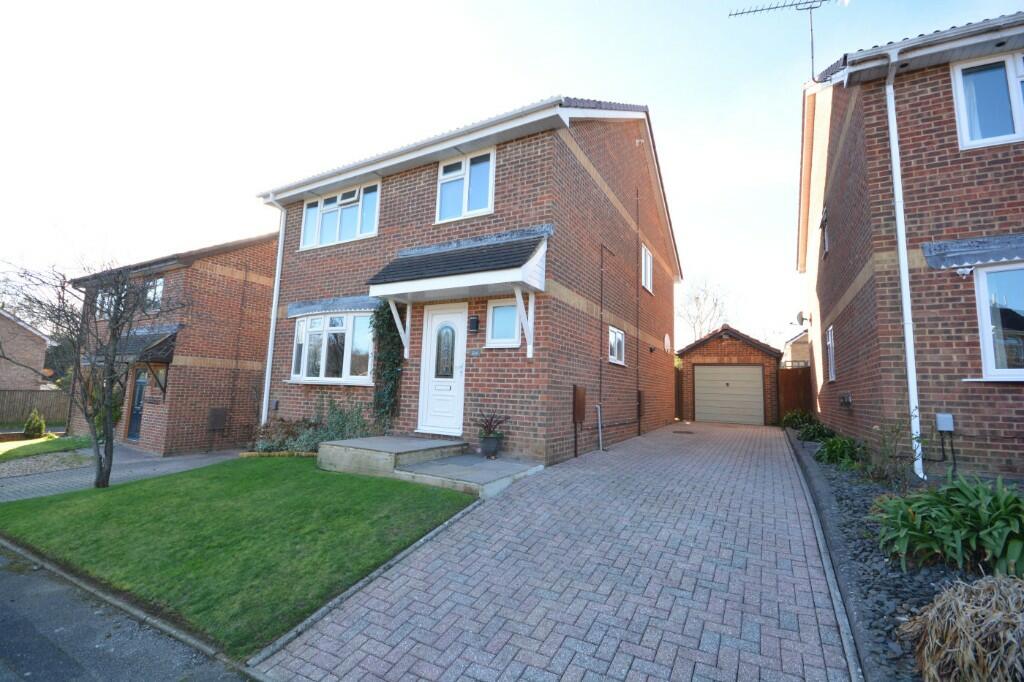 4 bedroom detached house for sale in Lytchett Drive, Broadstone, Dorset