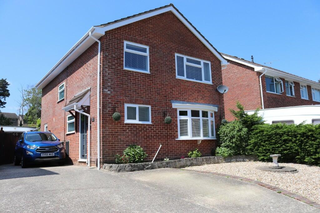 4 bedroom detached house for sale in Lytchett Drive, Broadstone, Dorset, BH18