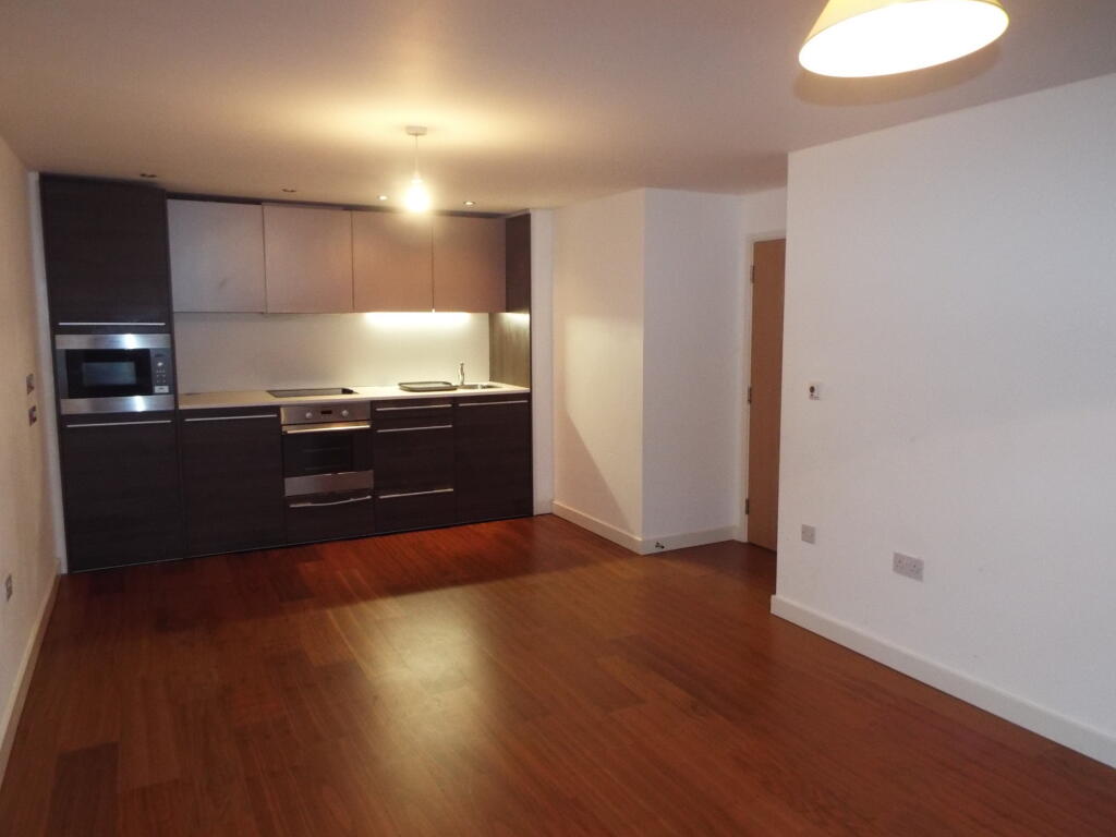 2 bedroom flat for rent in Phoenix Parc, Northfleet, DA11