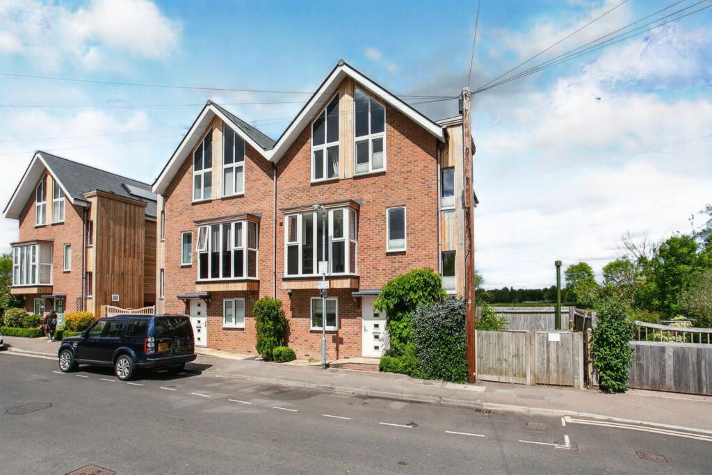 Main image of property: Barden Road, Tonbridge