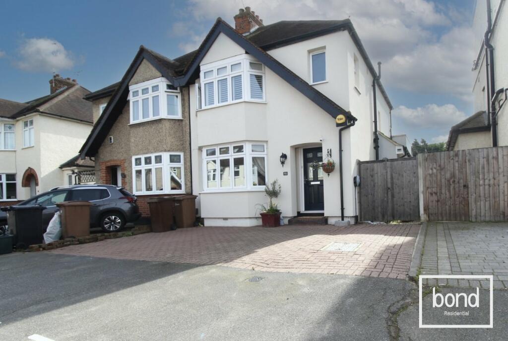 3 bedroom semidetached house for sale in Moulsham Drive, Old Moulsham, Chelmsford, CM2