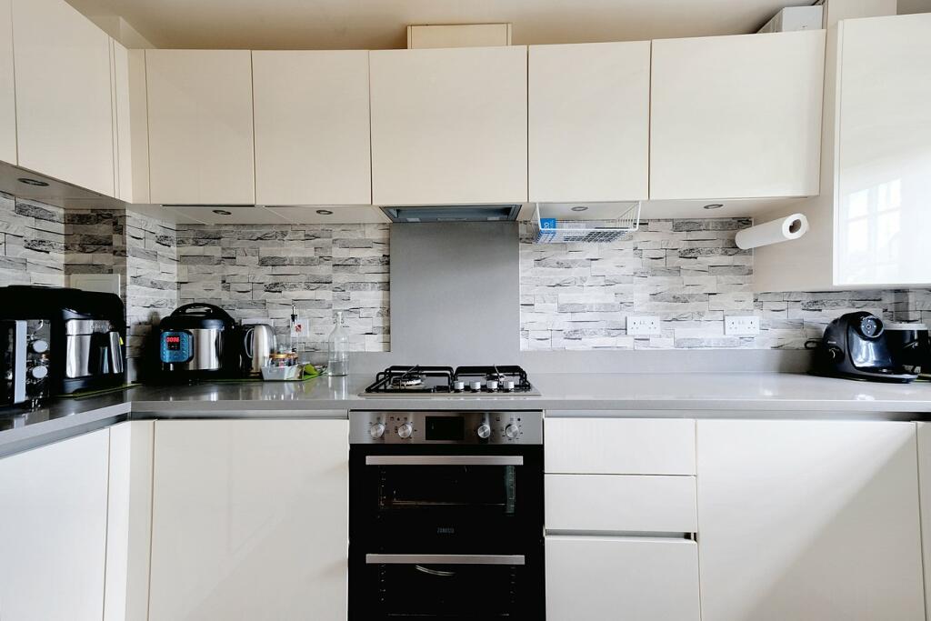 Additional property image - Wood Street, St John's, Chelmsford, CM2