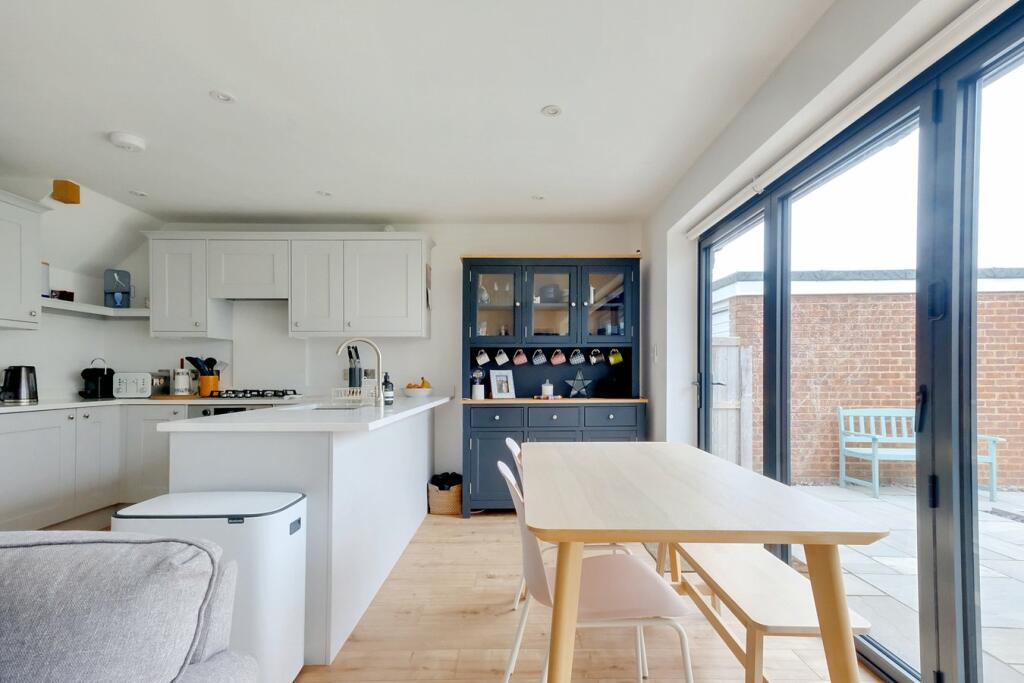 Additional property image - Well Lane, Galleywood, Chelmsford, CM2