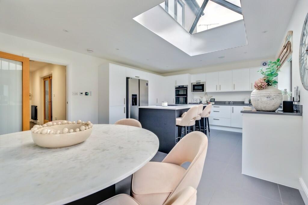 Additional property image - Chignal Road, Chelmsford, CM1