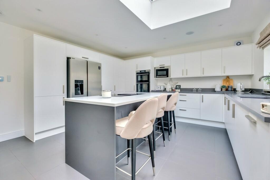 Additional property image - Chignal Road, Chelmsford, CM1
