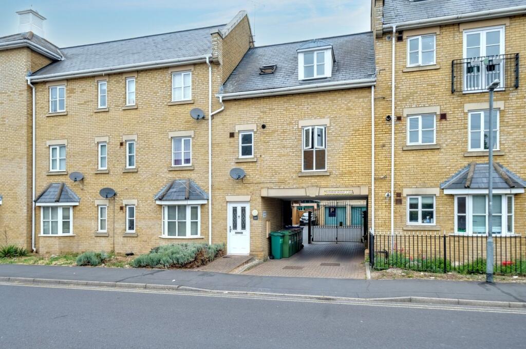 Main image of property: New Writtle Street, Chelmsford, CM2