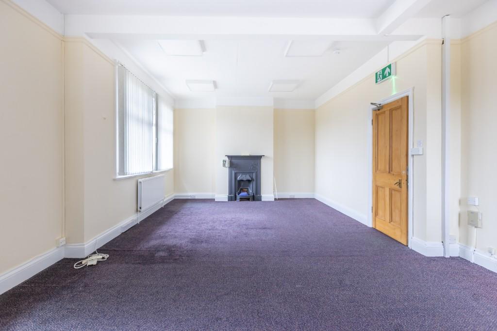 4 bedroom semidetached house for sale in Lawford Road, Rugby