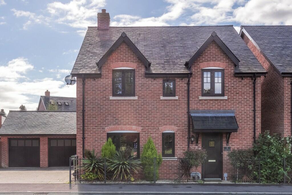 4 bedroom detached house for sale in Arkwright Avenue, Rugby