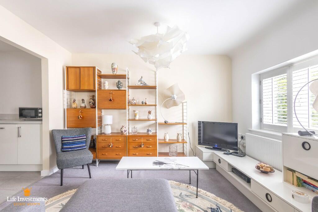 Additional property image - Coombe Road, Rugby, Warwickshire, CV23