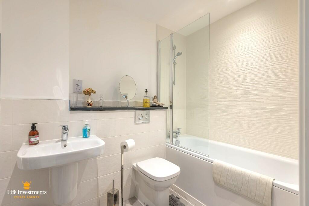 Additional property image - Coombe Road, Rugby, Warwickshire, CV23