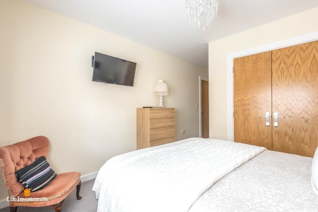 Additional property image - Coombe Road, Rugby, Warwickshire, CV23