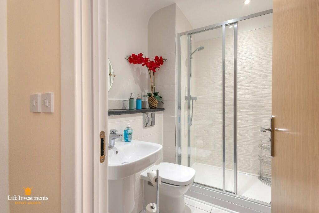Additional property image - Coombe Road, Rugby, Warwickshire, CV23