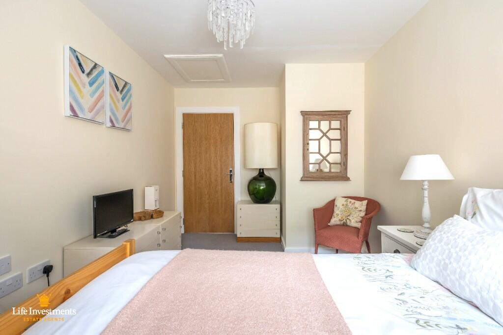 Additional property image - Coombe Road, Rugby, Warwickshire, CV23