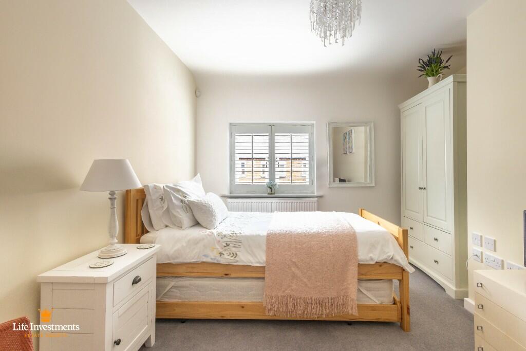 Additional property image - Coombe Road, Rugby, Warwickshire, CV23