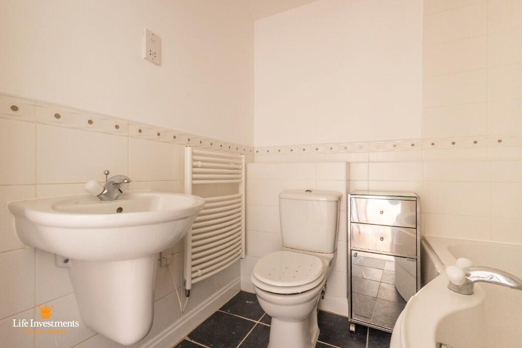 Additional property image - Avocet Close, Rugby, Warwickshire, CV23